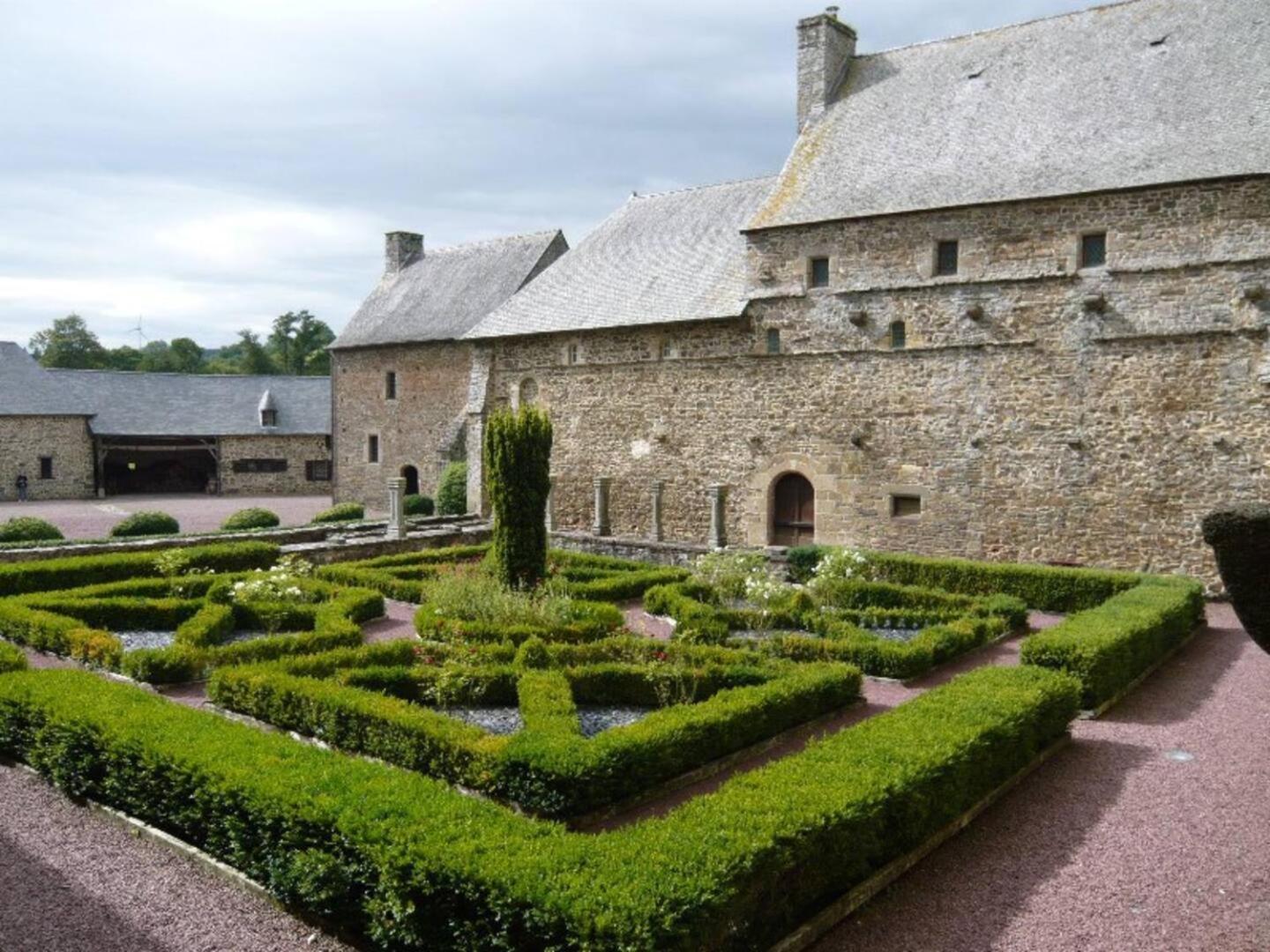 Decouverte D'Un Haras Proche Du Mont St Michel Hambye ภายนอก รูปภาพ